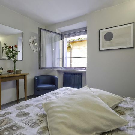 Casa Vacanze Vicolo Della Luna Ambra Exteriér fotografie